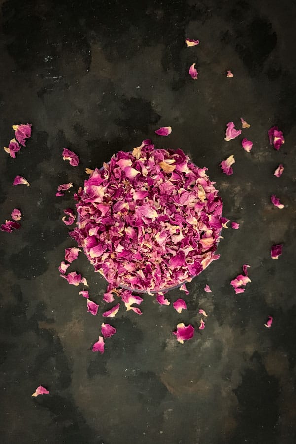 Edible rose petals