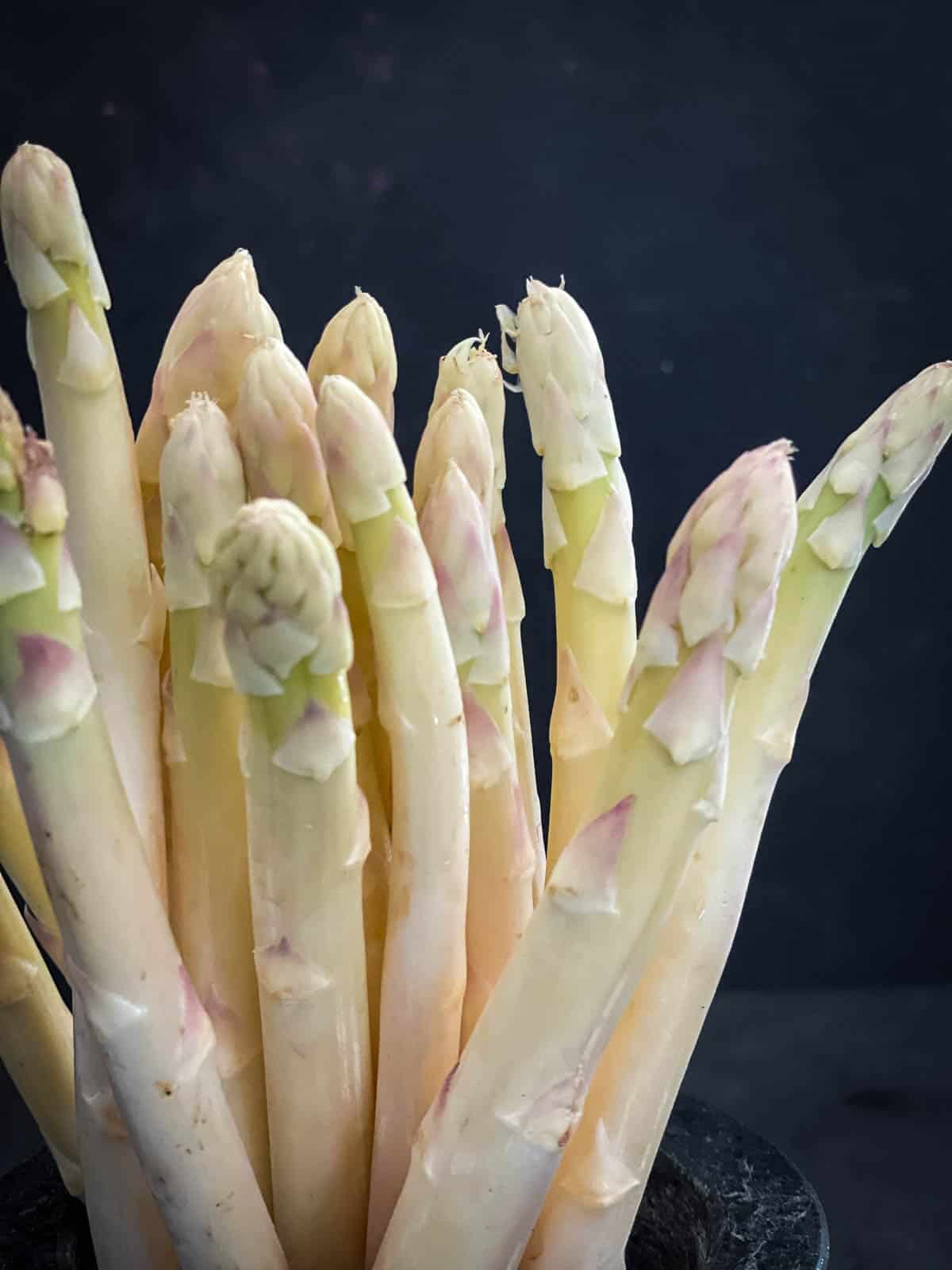 Bunch of white asparagus