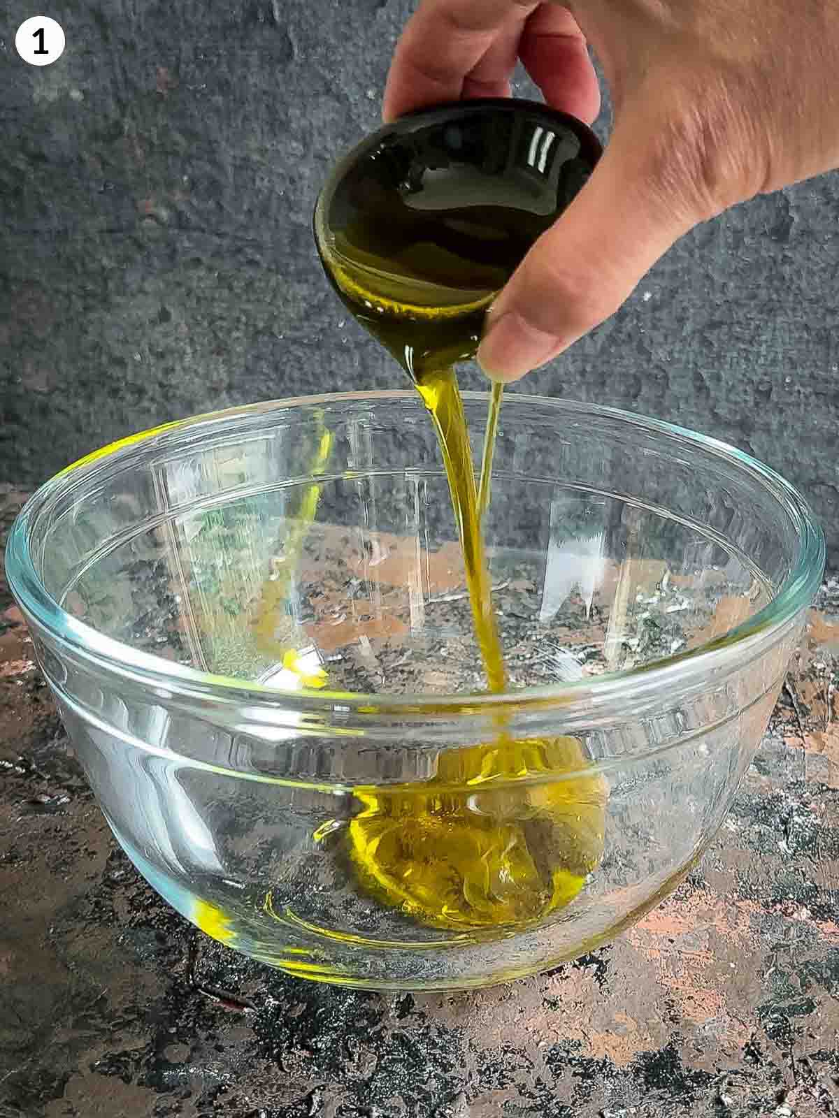 A zesty salad dressing made with Tabasco, horseradish cream, apple cider vinegar, and olive oil — the perfect complement to baby corn and parsnip crisps. Learn how to whisk this bold, tangy dressing for a fresh and flavourful steamed corn salad or side dish. 🌽🥗