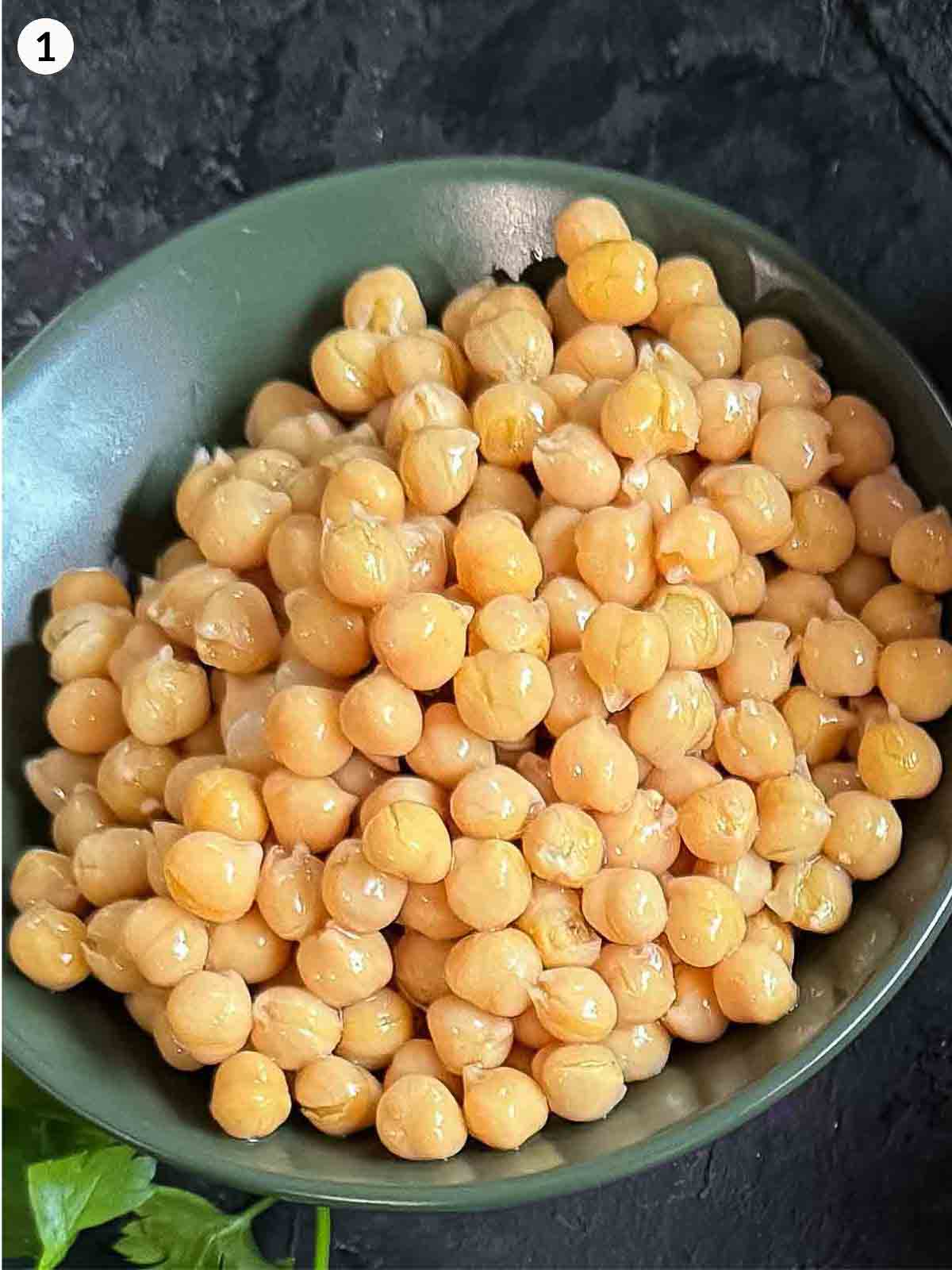 Chickpeas in a green bowl